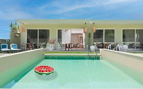 Theros Suites